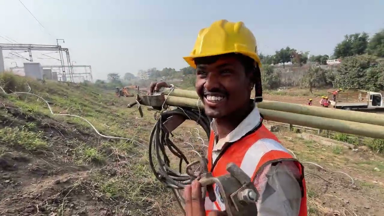 Train  pakdne ke liye bhago 😅