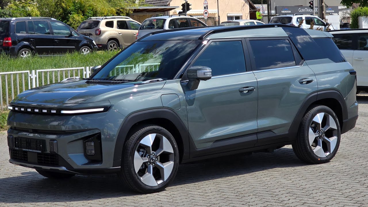 NEW 2024 SsangYong Torres EVX Premium 73,4 kWh 207 HP Forest Green