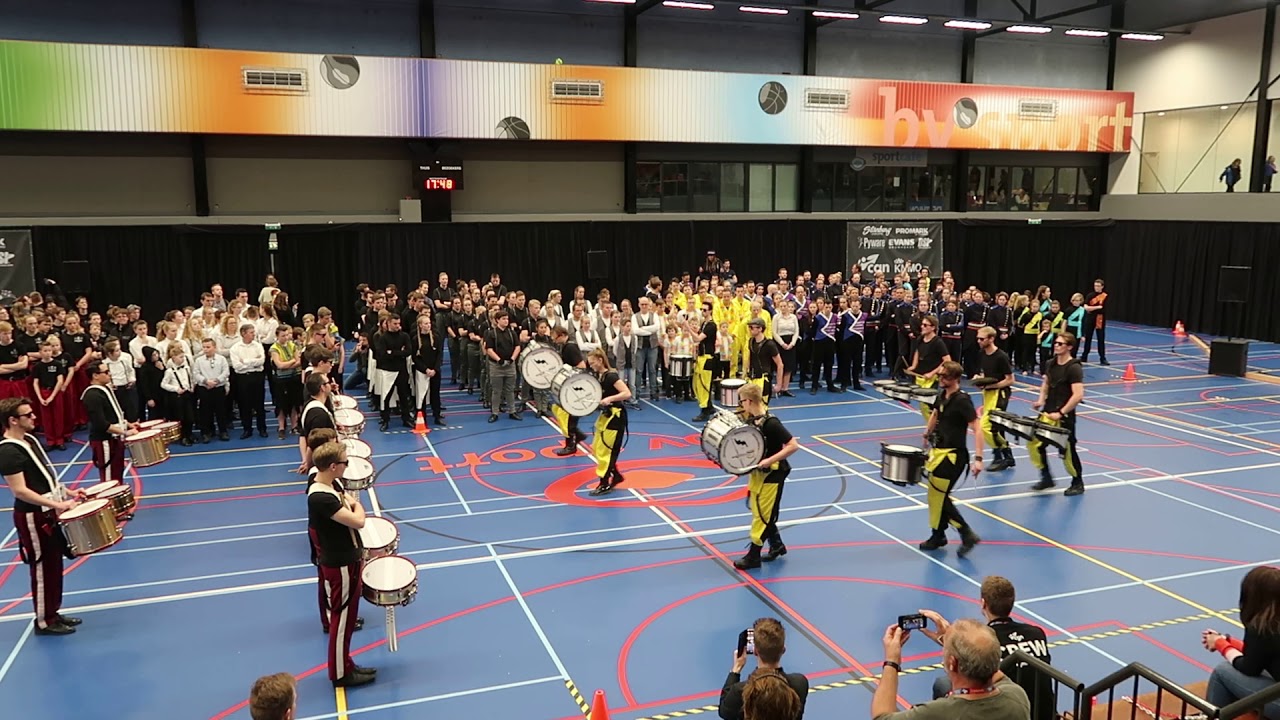 Drumbattle Sternse Drumline tijdens CGN Leeuwarden (1e optreden)