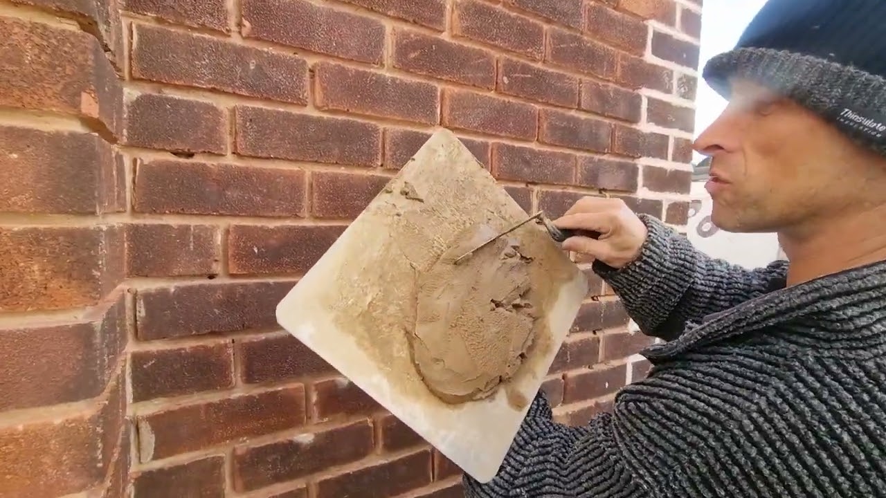 how to point sand and cement mortar in a brick wall. pointing.
