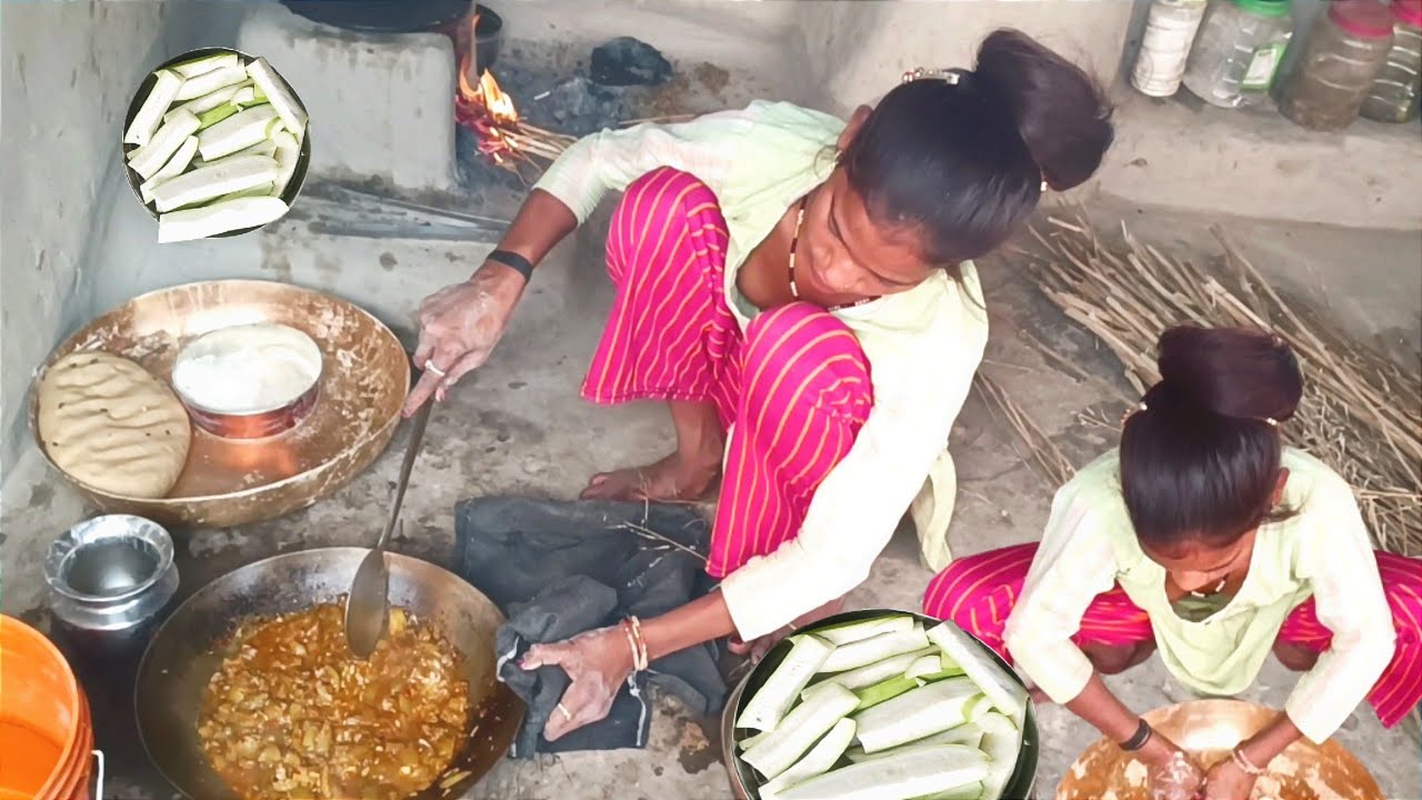 देखिए दोस्तों आज मैंने, बनाई लौकी की रेसिपी बहुत ही स्वादिष्ट साथ में फुल्की Punam Kumari Cooking