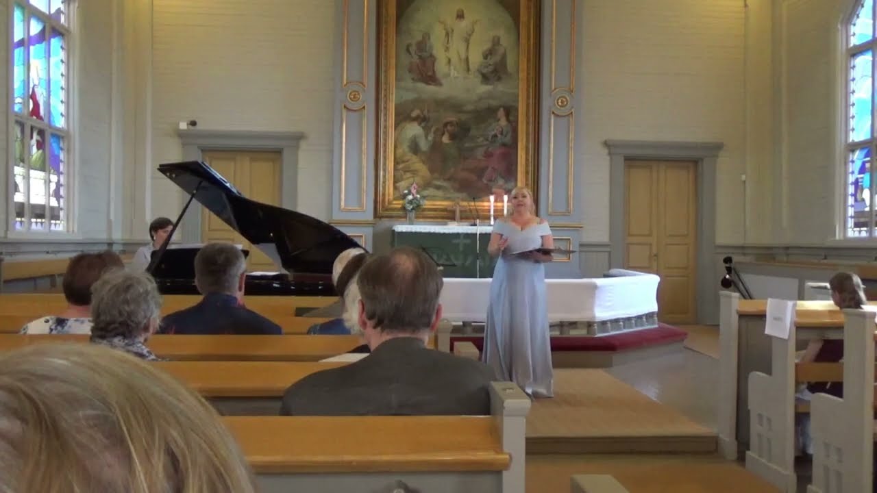 Karjalan kunnailla, oopperalaulaja Sanna Matinniemi
