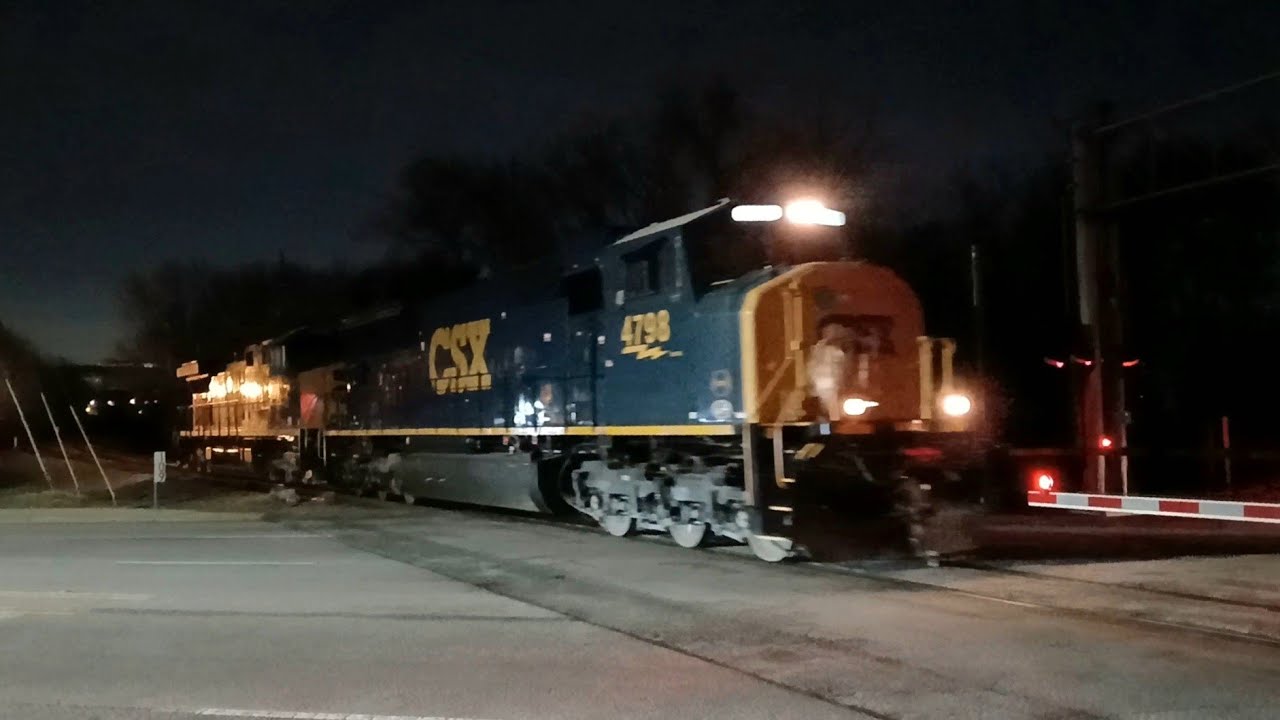 CSXT 4798 SD70MAC Leads Light Power Move Back To Cayce Yard After Running The Wye