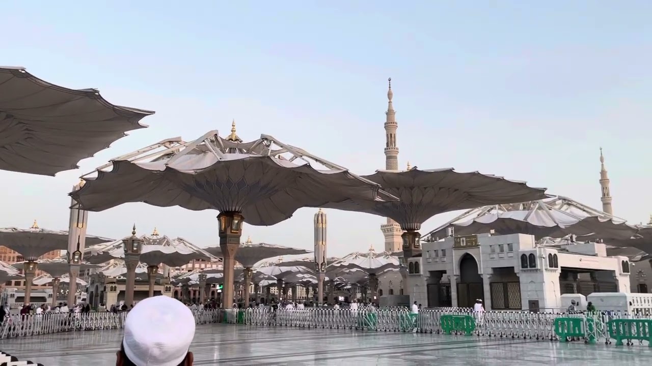 Subhanalloh Viral Proses On Payung di Halaman “Masjid Nabawi”