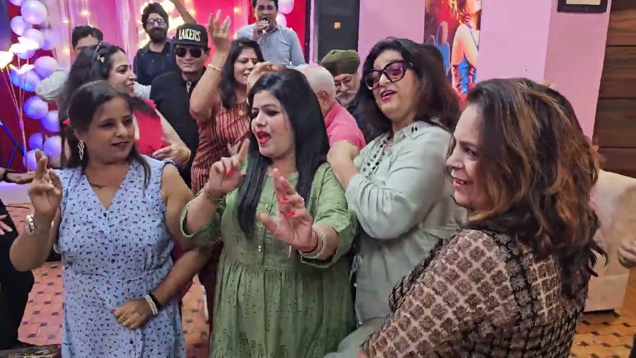 Birthday dance 💃 vedio. Khajan ji singing