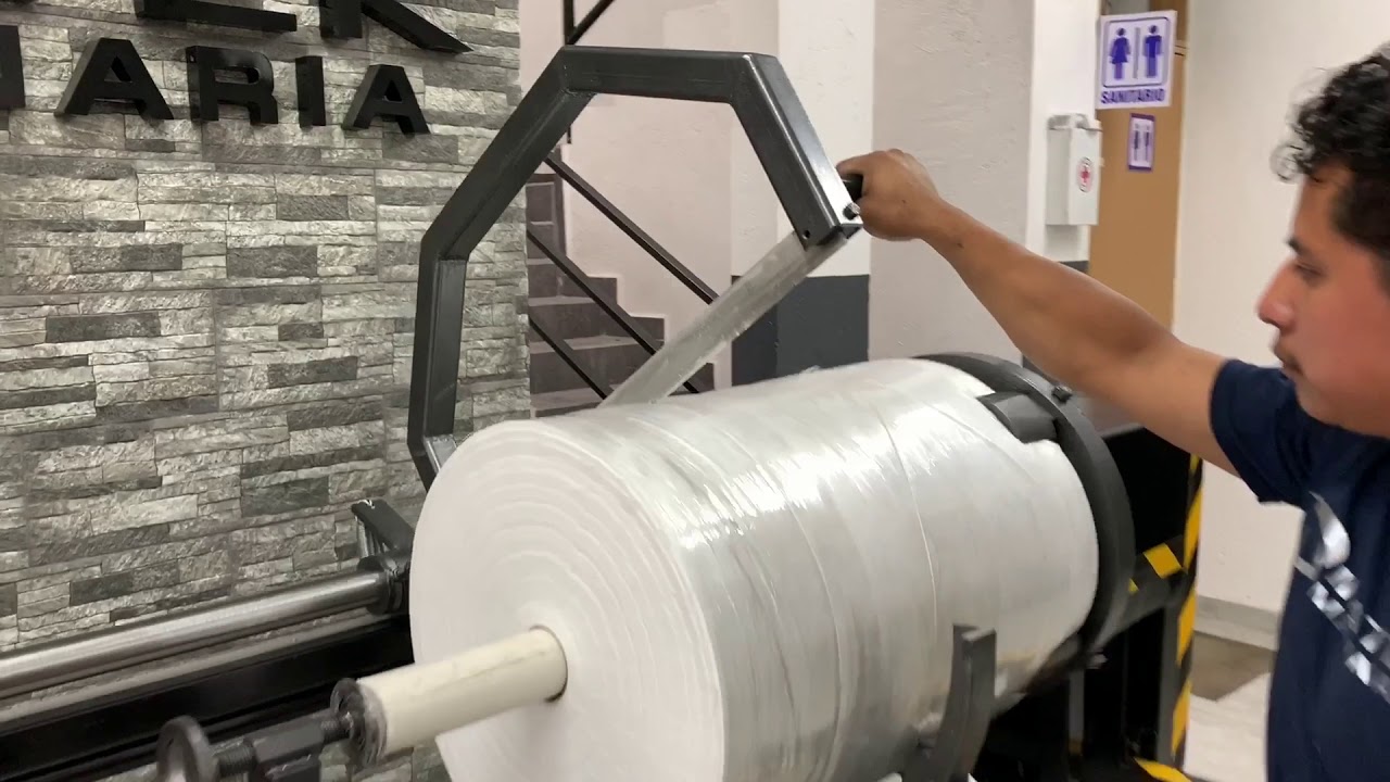CORTADORA P/ROLLOS DE TELA NO TEJIDA CRT2500NJ-PRO