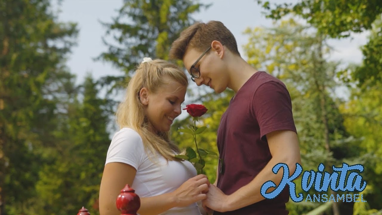 Ansambel KVINTA - Kdor rože nosi (Official Video)