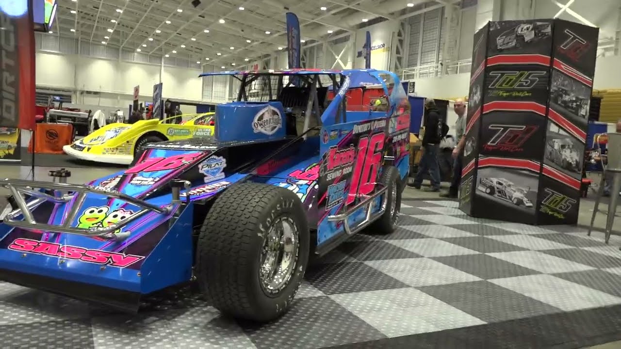 Thursday night at the NE Racers Auction Trade Show Oct 15 2022
