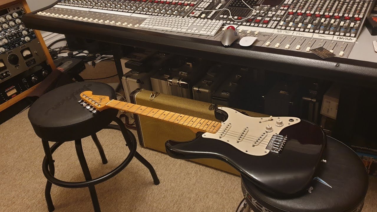 1983 Fender American Strat Dan Smith Two Knob Hardtail HT USA Stratocaster Guitar Up Close Video