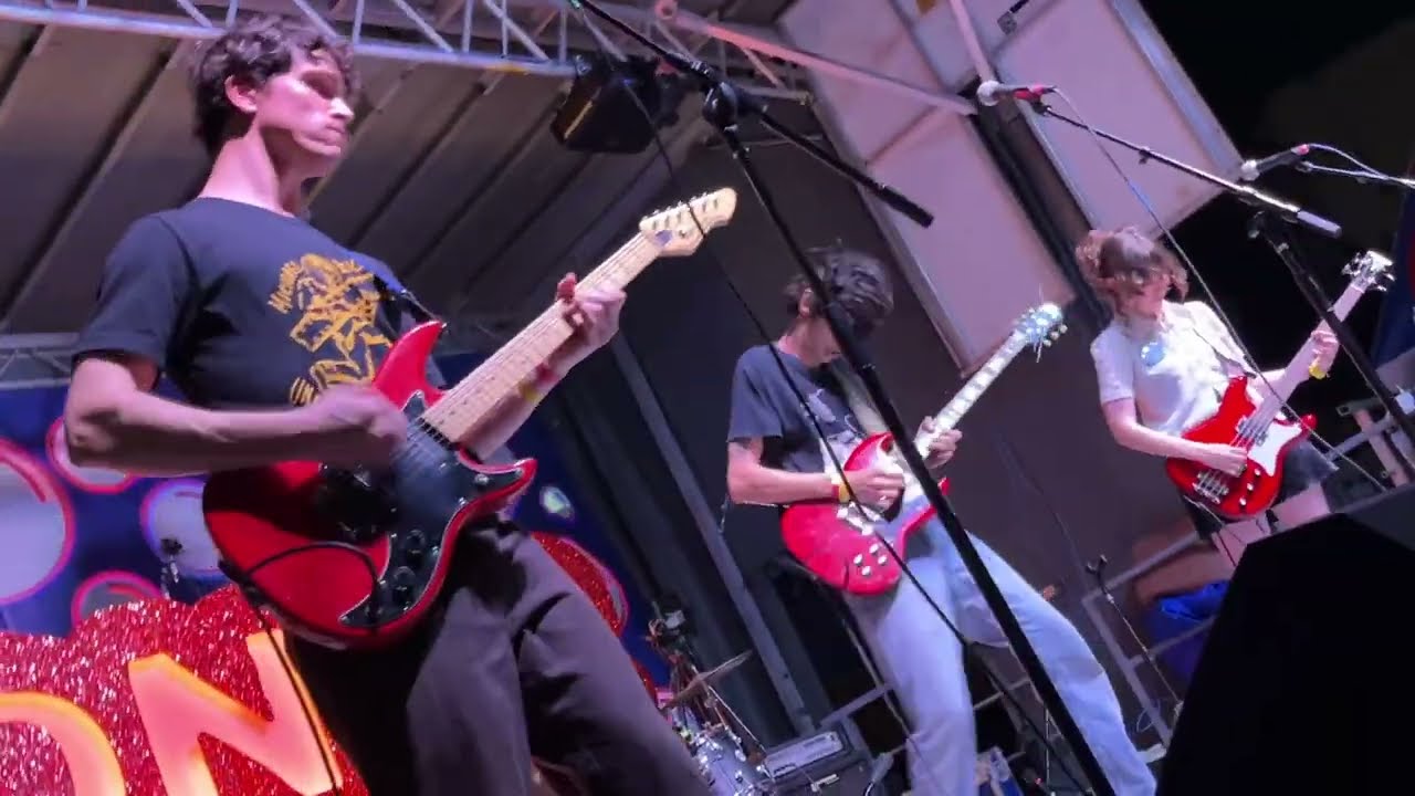 Tee Vee Repairmann live at Gonerfest 22