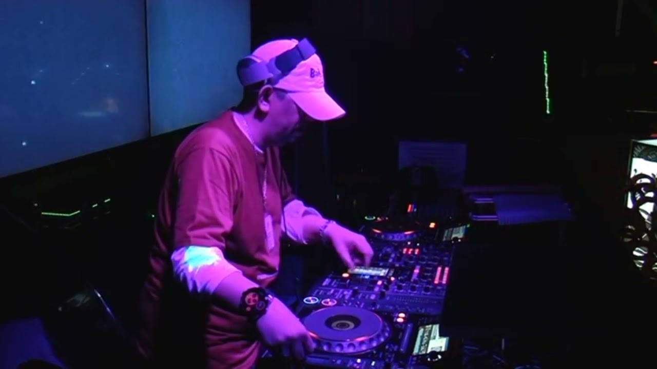 DJ MUMU SHAHAB (REMEMBER STADIUM CALLING SPINNING AT 4th FLOOR)
