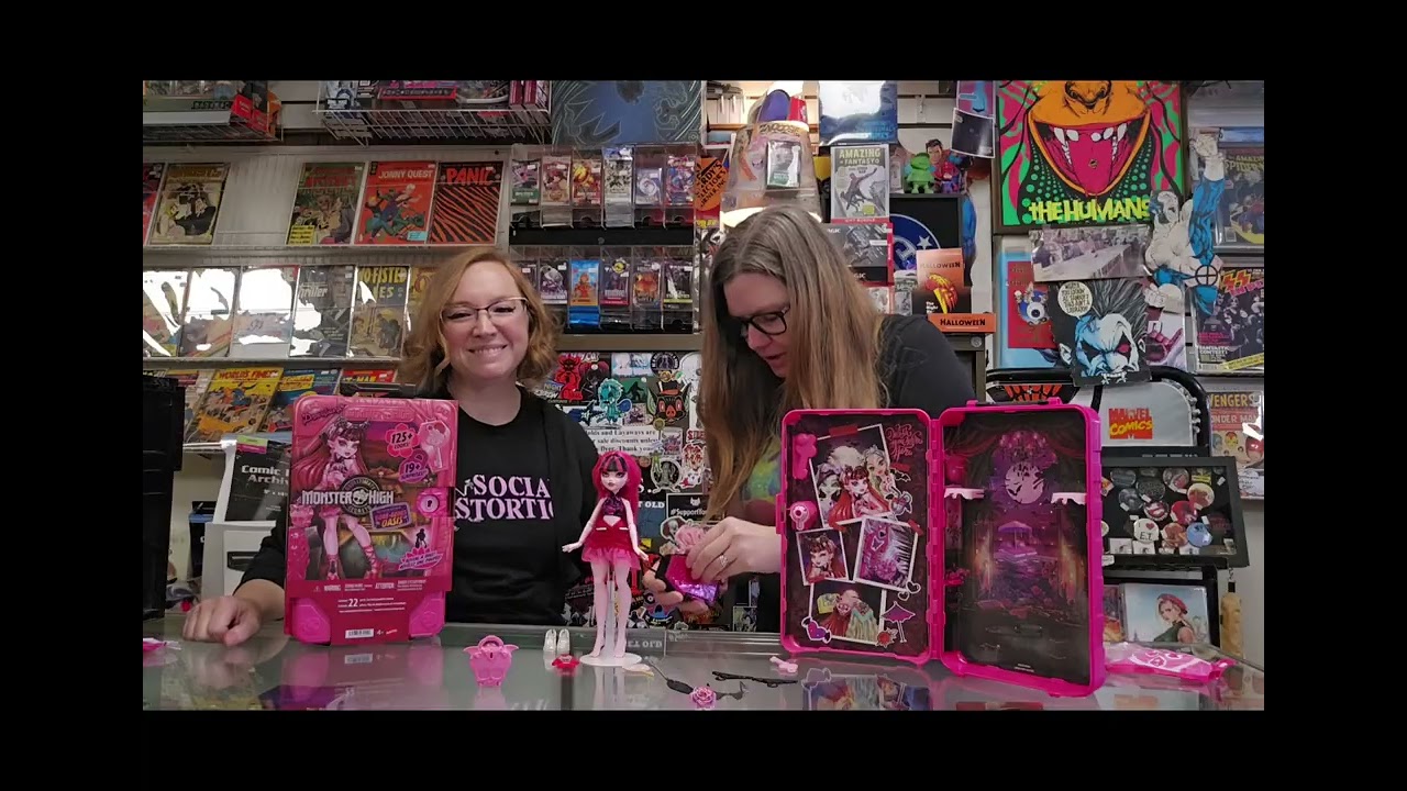 Episode 66 Monster High Gore-Geous Oasis Draculaura 