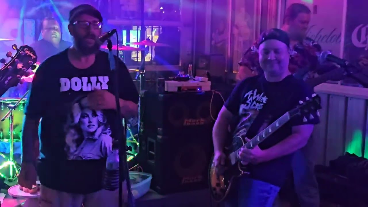 Social inTents LIVE - She's Like The Wind
