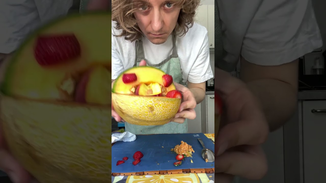 model kom&oacute;rki zwierzęcej z melona