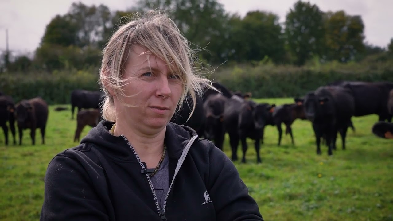 Mélanie Drouault, éleveuse en agriculture bio de boeuf Angus