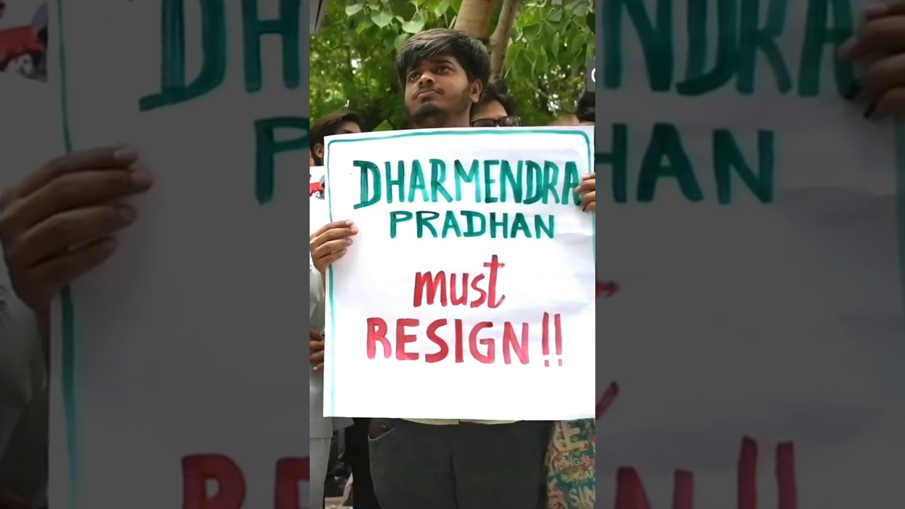 Cockroach Janata Party Demands Dharmendra Pradhan's Resignation at Jantar Mantar #shortsfeed