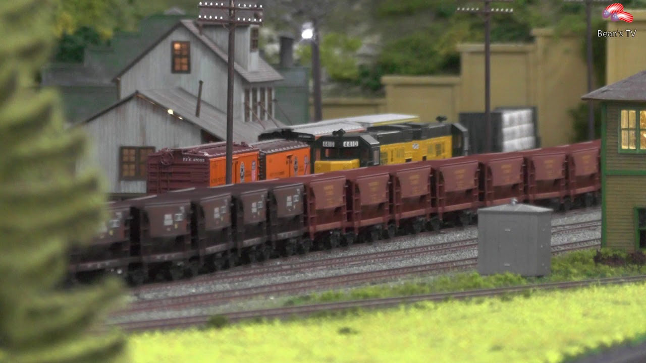 DMIR - Two Yellowstone & 130 Ore Cars