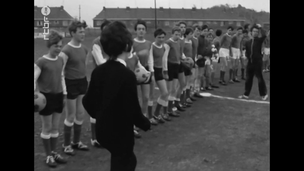 1971 Europe -Arbitre féminine - Schiedsrichterin - signora arbitro 1971 football - soccer