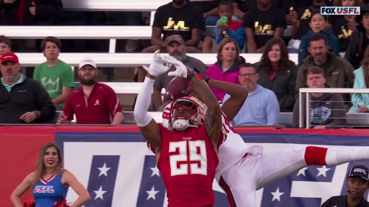 1st USFL play is an INSANE catch