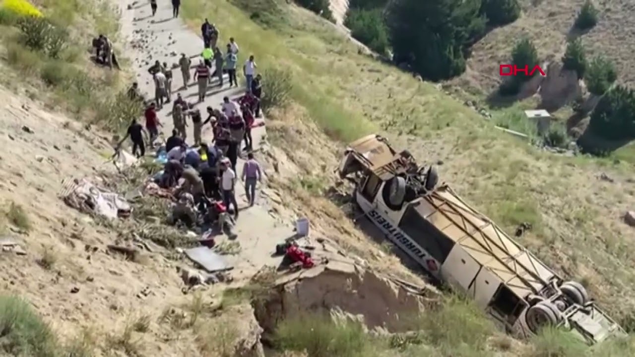 Kars'ta yolcu otobüsü viyadükten uçtu: 5 ölü, 23 yaralı