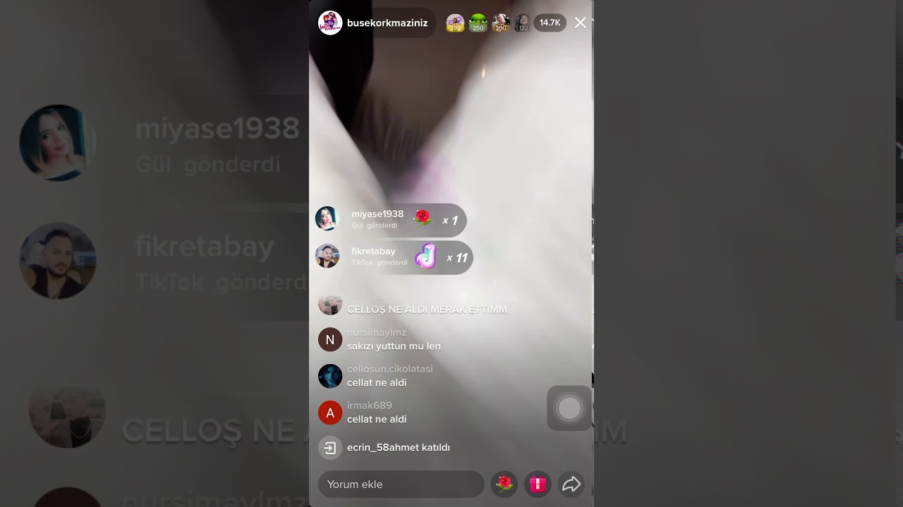 BUSE KORKMAZ CANLI YAYINDA GEĞİRDİ