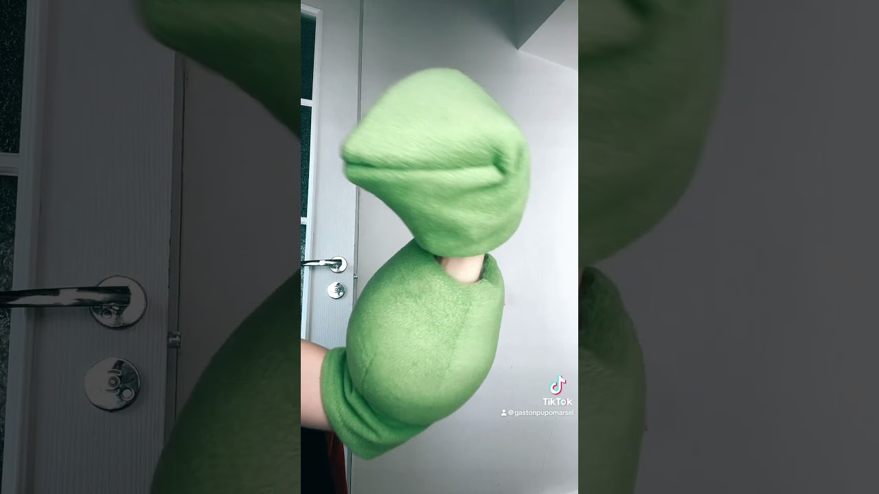 Building Kermit the frog #kermitthefrog #kermitpuppet
