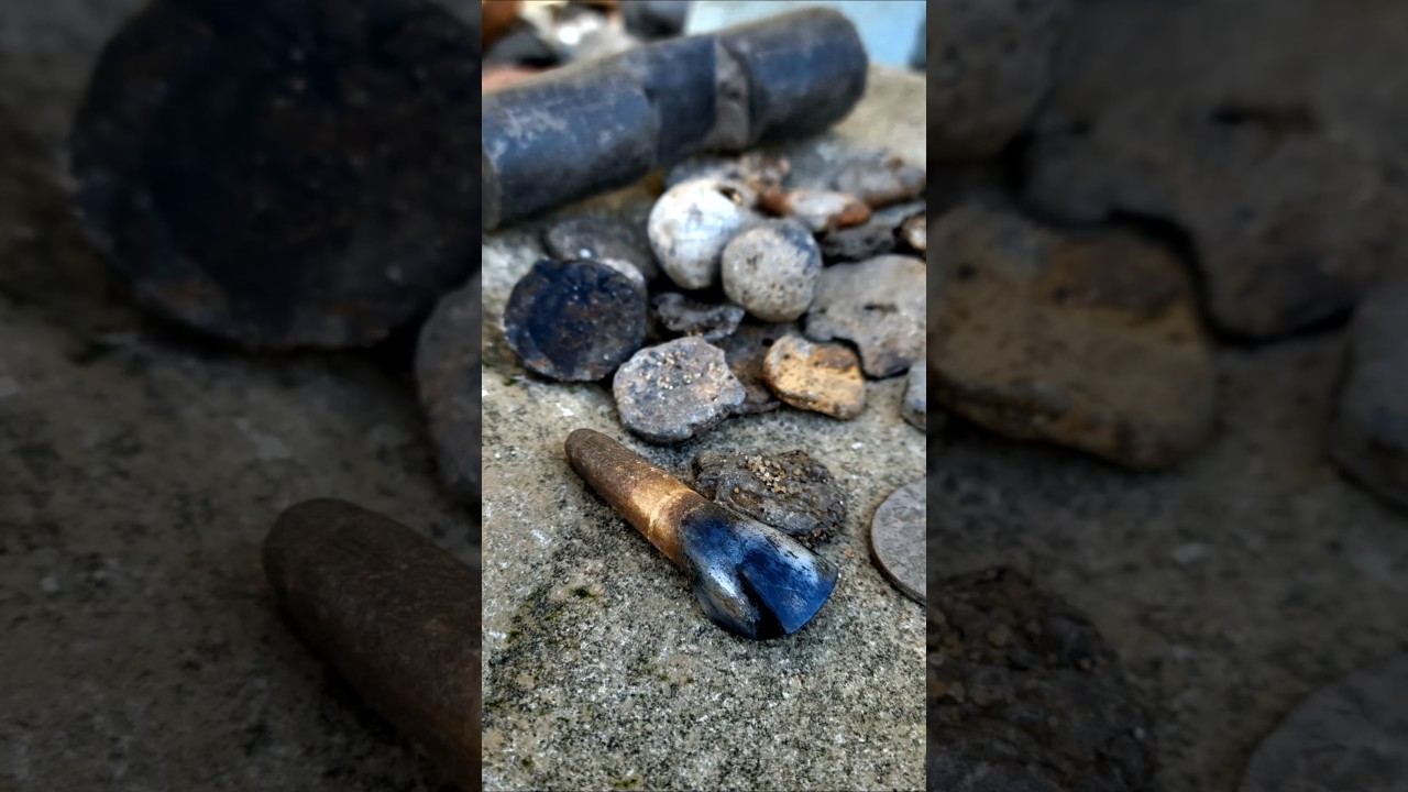 V&acirc;nătoare de comori pe r&acirc;ul Tamisa #Mudlarking #detectaremetale #Londra #comoară #r&acirc;u #plajă