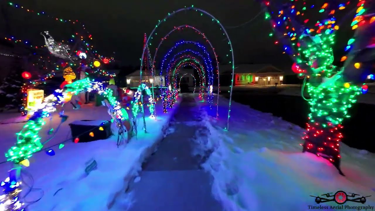 Огни семьи Бозак в Бёрнс-Харборе возвращаются! Видео с дрона в 4K