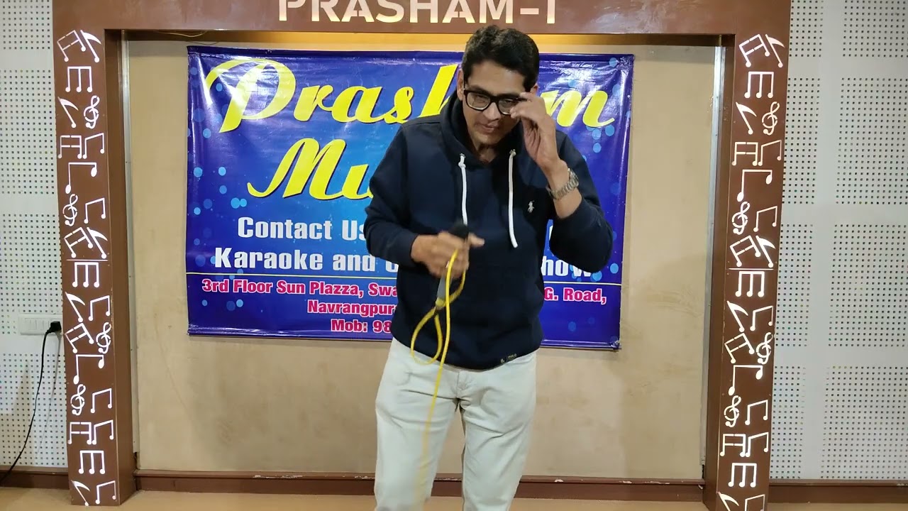 Wo kahete he ham se abhi umar nahi he pyaar ki... 