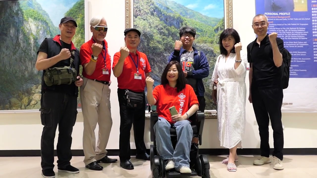 呂瓊慧欣賞林朝尉畫展留影