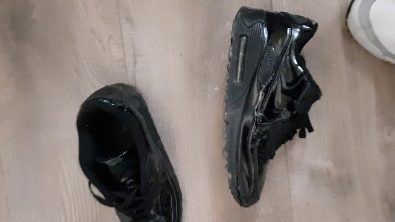Kill the air from nike air max 90 from a friend