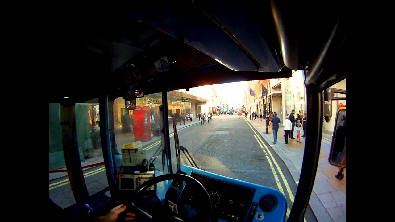 ✓ CRAZY LONDON BUS DRIVER ALMOST KILLING PEOPLE