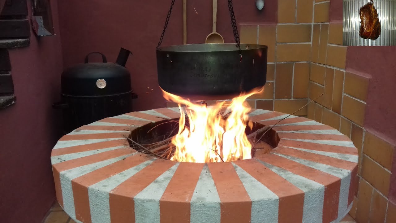 Linsensuppe am Feuer | enigma6370