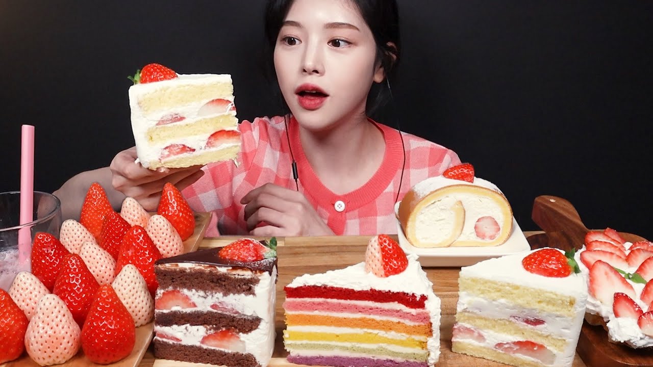 SUB)딸기 디저트 파티!🥳 초코딸기케이크 딸기생크림크로플 롤케이크까지 딸기먹방🍓 과일 리얼사운드 Strawberry dessert Mukbang Asmr