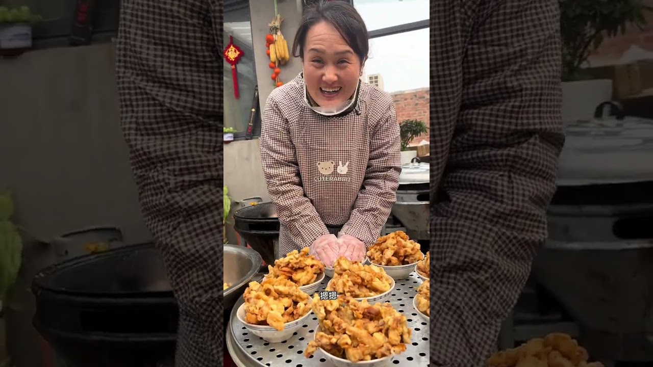 带着锅灶出摊小酥肉扣碗却遭遇翻锅意外虽然有意外但咱不能 慌收拾收拾摆摊继续#我的乡村生活 #我的摆摊日记 #酥肉扣碗