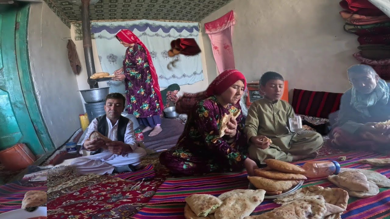 Cooking Bolani in the traditional way Dara-e-Suf Afghanistan – پختن بولانی به‌شیوۀ سنتی