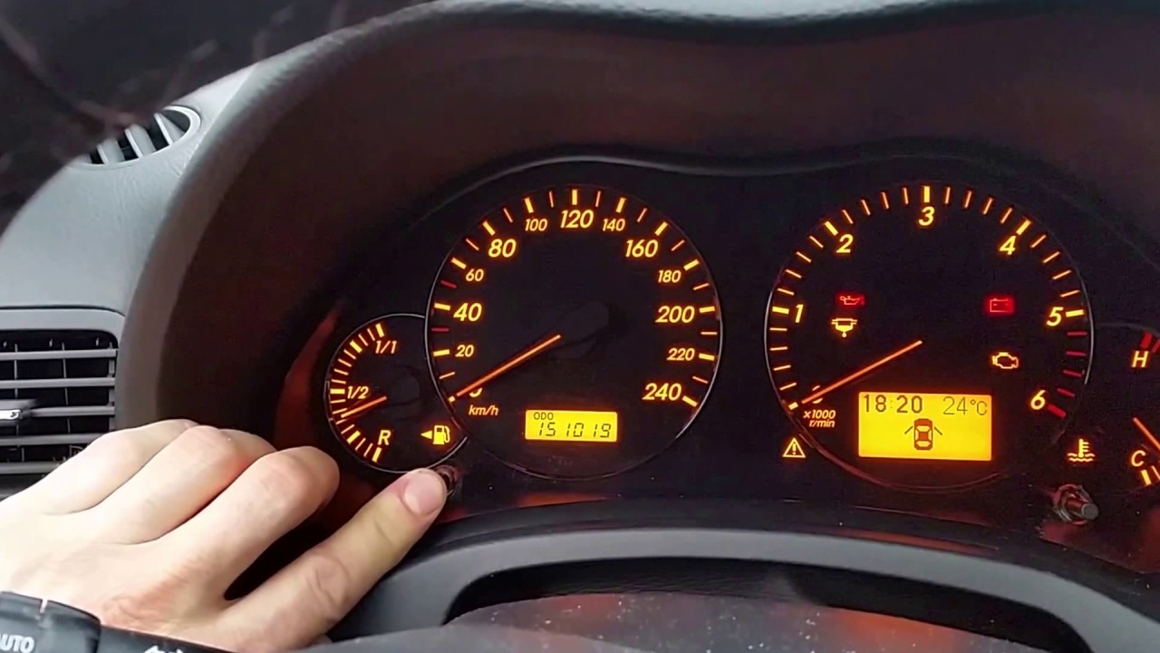 Toyota Avensis T25 Oil Maintenance Requirement Indicator (Oil maintenance reqd) Service Interval ...