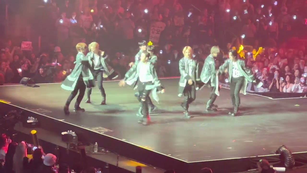 Stray Kids Atlanta Day 2 Medley - Thunderous, Domino, God’s Menu