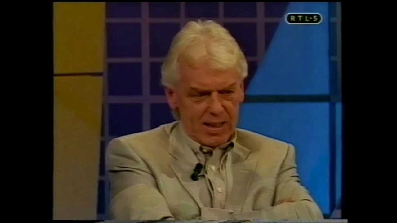 Voetbal Insite met Leo Beenhakker, Hugo Camps en Johan Derksen. Presentatie: Wilfred Genee.