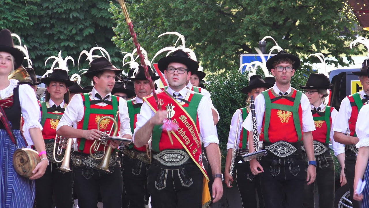 Einmarsch zum Platzkonzert