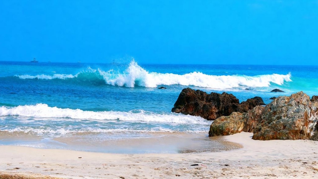 🌊 OCEAN WAVES AT NIGHT – DEEP SLEEP SOUNDS FOR PEACEFUL REST