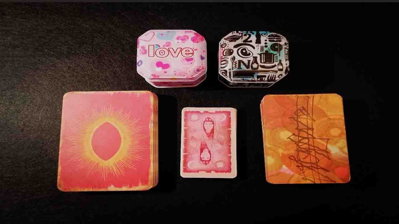 QUÉ SIENTE POR LA OTRA PERSONA ? QUÉ SIENTE POR TÍ ? A QUIÉN PREFIERE ? . Tarot interactivo.