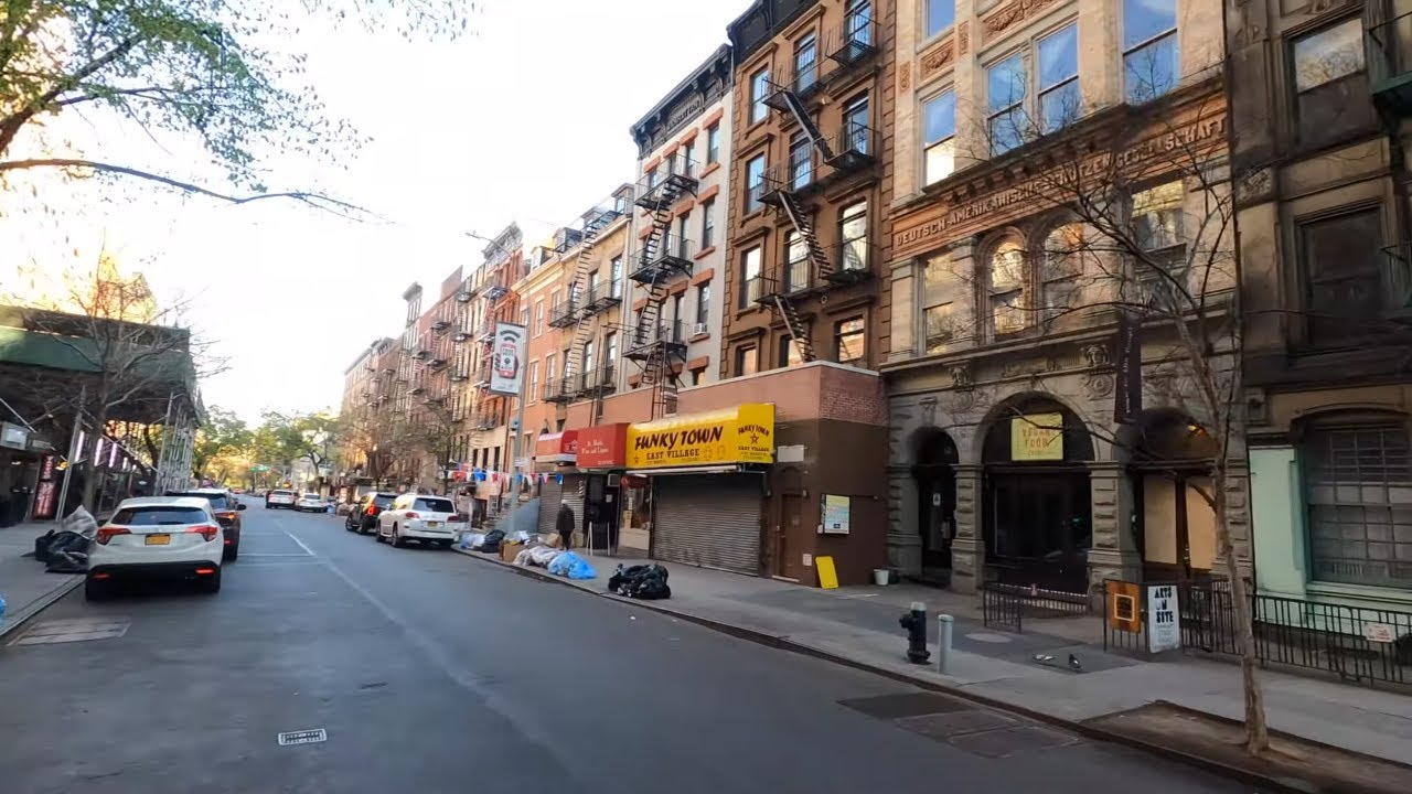 ⁴ᴷ⁶⁰ Cycling NYC State of Emergency (Narrated) : 42nd Street to East Village (April 22, 2020)