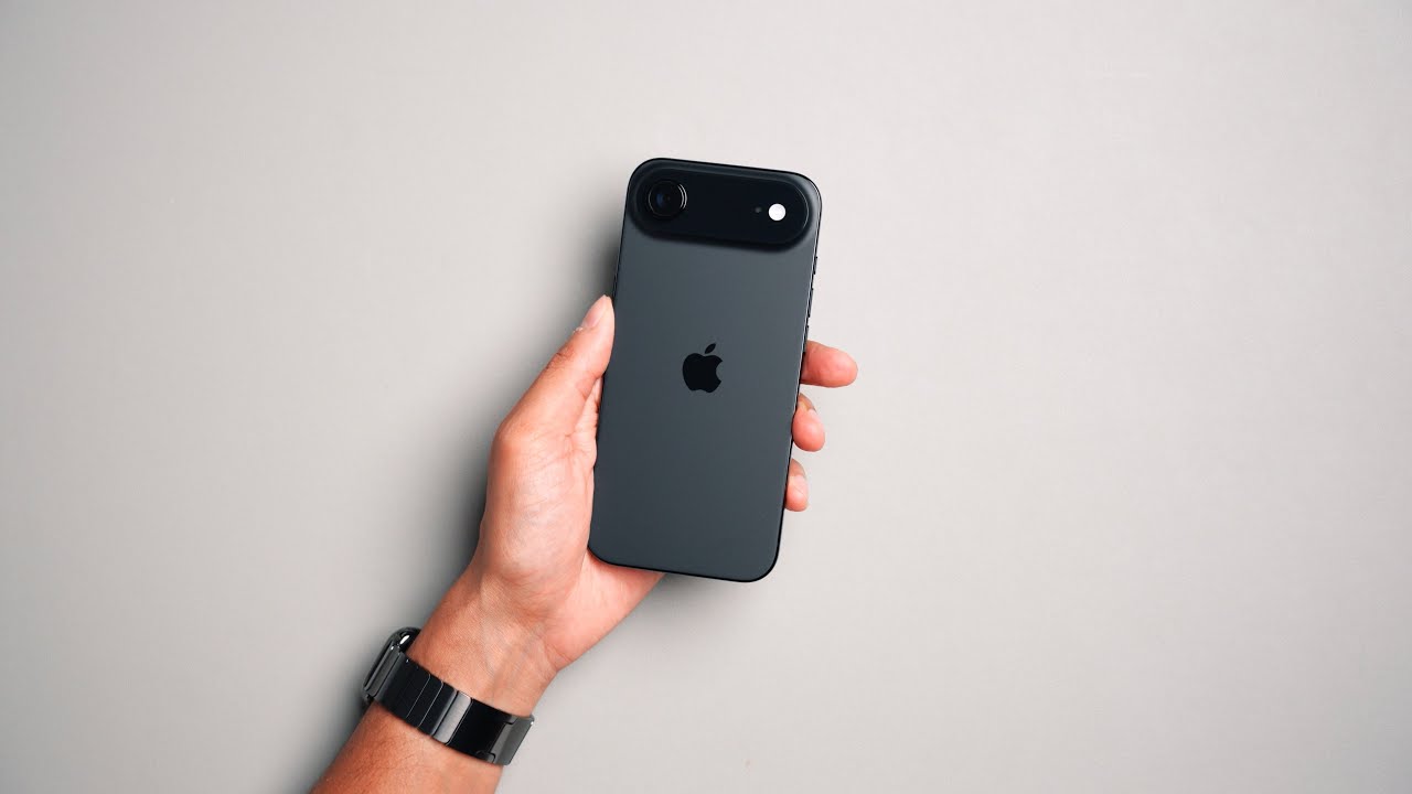 Распаковка iPhone Air Space Black. Как им это удалось?