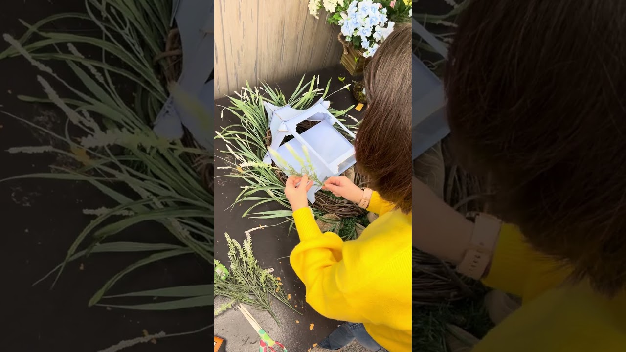 DIY Spring Wreath #diydecor #springdecor #wreath #springwreath Code: KRISTIN10 for a discount