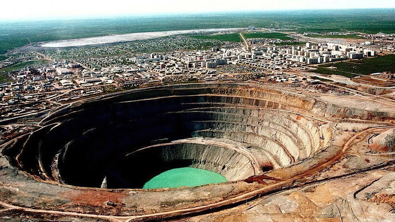 8 buracos mais misteriosos da Terra!