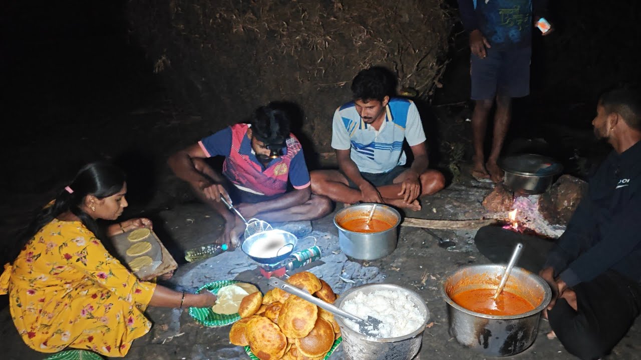 व्हाळात बनवले वडे आणि चिकन ,31st ची चिकन पार्टी | Chicken party @TejaGurav 