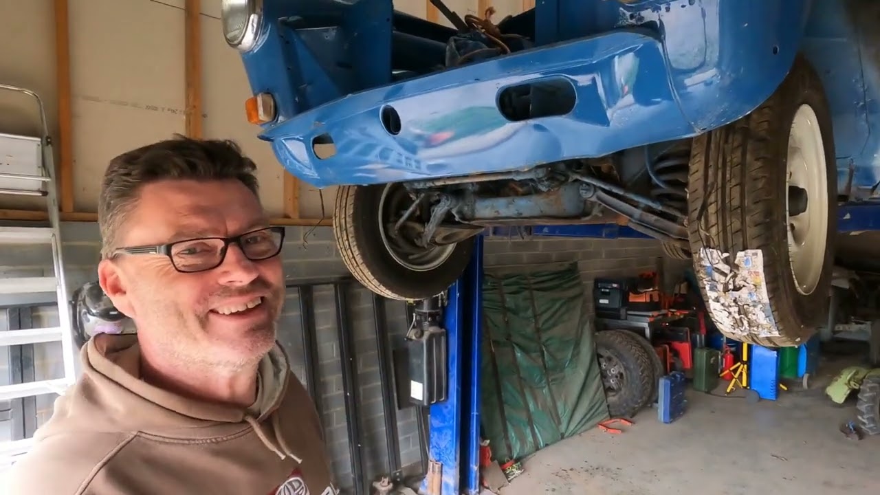 OLD RUSTY LAND ROVER RETURNS
