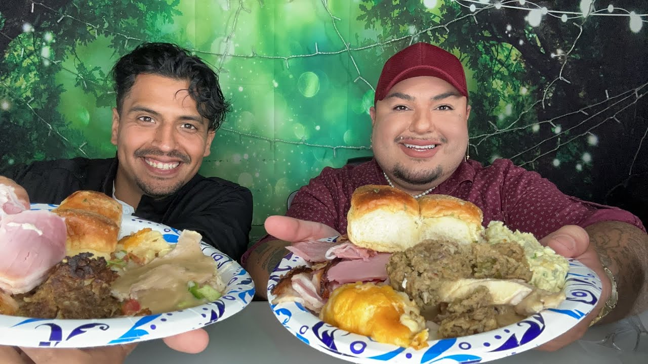 Thanksgiving Feast w/ The Family Bam • Happy Thanksgiving