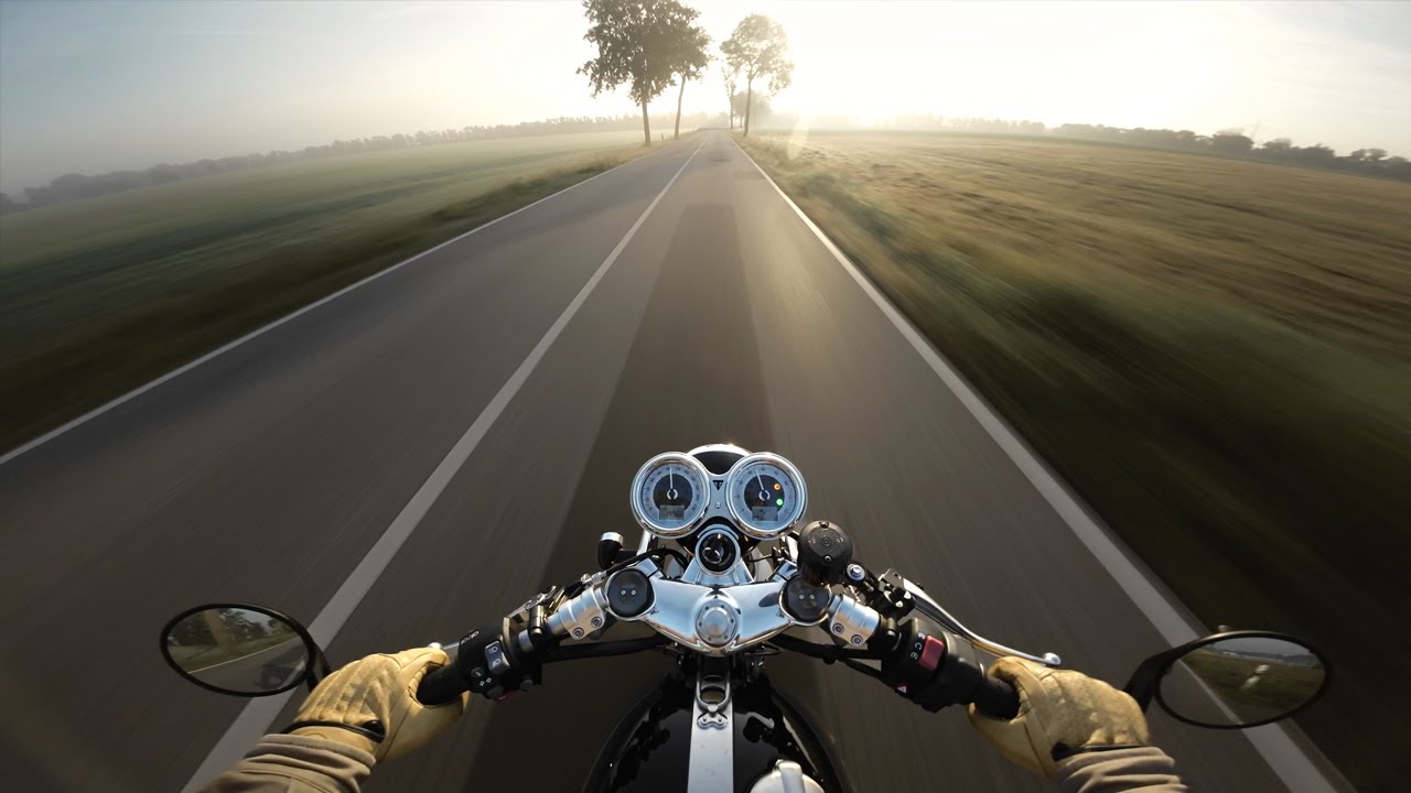 Foggy Morning Ride | Triumph Thruxton Exhaust | RAW SOUND
